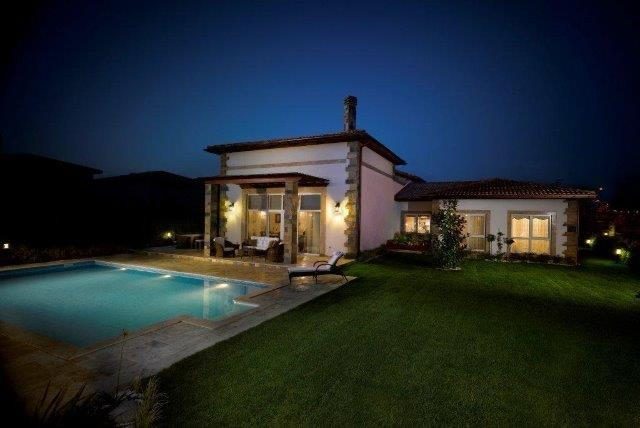 Kendi Zevkine Göre Villanı Uygun Fiyata İnşa Et! Antalya' da Manzaralı Denize Yakın 220m2 Müstakil Villa Projesi
