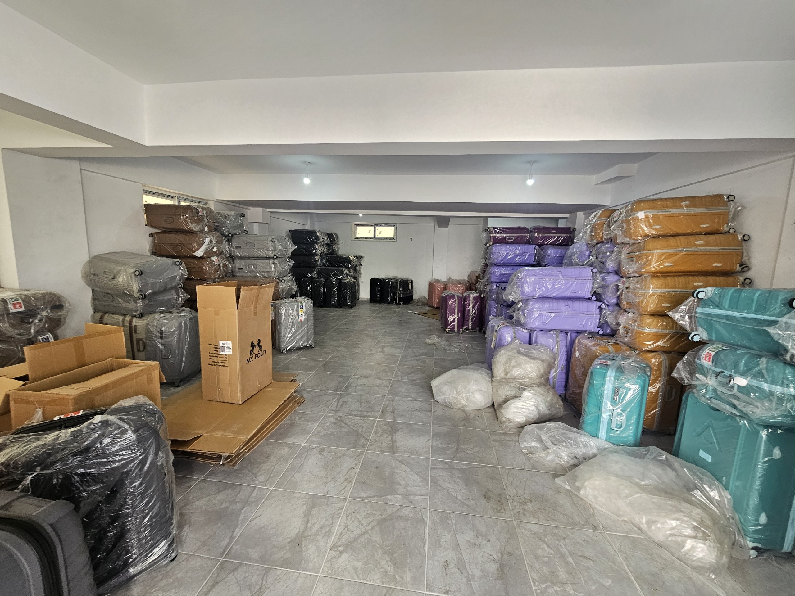 ANTALYA MURATPAŞA CUMHURİYET MAHALLESİNDE ÇARŞAMBAYA YAKIN KİRALIK DEPOLU DÜKKAN