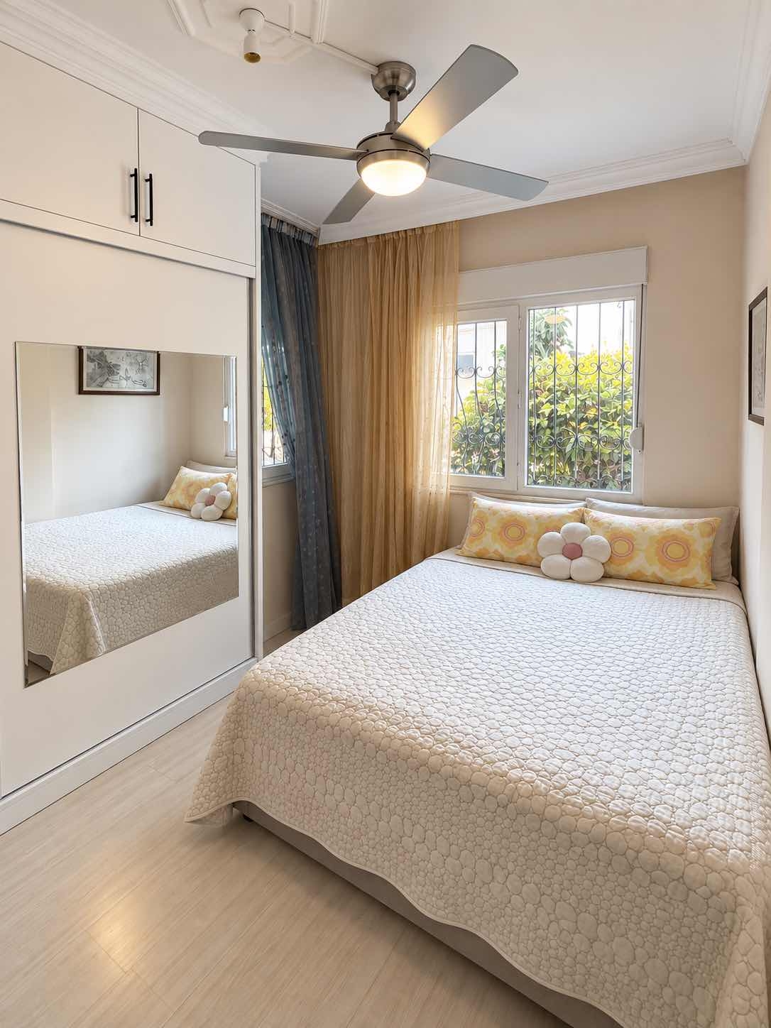 1+1 apartment with balcony, spacious in Antalya Kepez Kültür Mahallesi